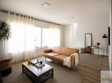 Casa · 242m² · 4 Quartos · 2 Vagas · Sobrado Decorado em Condomínio 4 Suítes na Região de  Interlagos.