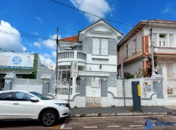 Fachada frontal · Casa estilo sobrado à venda no Centro de Jundiaí - SP