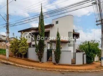 Casa · 359m² · 5 Quartos · 3 Vagas · Casa com 5 Quartos à Venda no Mansões Santo Antônio