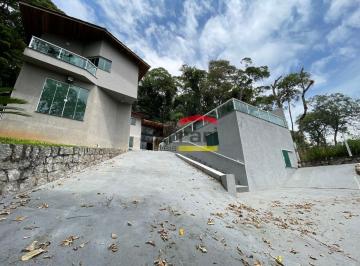 Casa · 320m² · 4 Quartos · 4 Vagas · Linda casa de alto padrão no Condomínio Parque Suíça, em meio a Serra da Cantareira