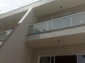 Casa · 200m² · 3 Quartos · 5 Vagas · Sobrado no Cambuci com 03 Suítes.