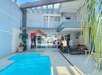 Casa · 211m² · 3 Quartos · 5 Vagas · Sobrado em  Rua Canafistula - Recanto Tropical - Cascavel/PR