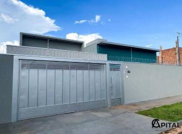 Casa · 131m² · 3 Quartos · 2 Vagas · Casa Alto Padrão no Novos Estados!