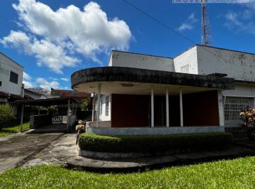 Casa · 200m² · 3 Quartos · 2 Vagas · Casa em Centro - Magé, RJ