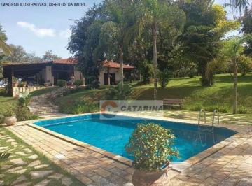 Foto 01 · Belíssima chácara com 2700 m² em Mairinque-SP