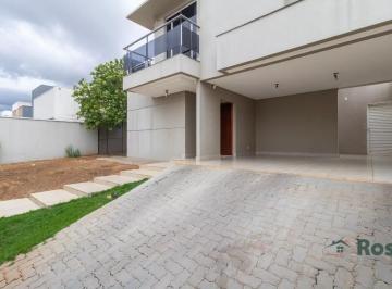 Casa · 272m² · 4 Quartos · 3 Vagas · Sobrado à Venda, com 3 Quarto(s) sendo 2 suítes, no Bairro Santa Rosa, próximo ao Shopping Estação,
