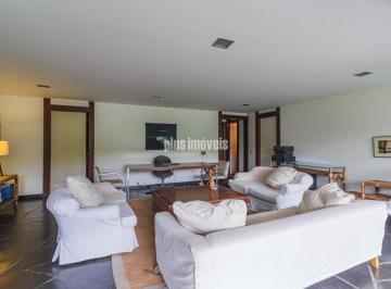 Casa · 341m² · 4 Quartos · 4 Vagas · Casa em Rua Fechada, 341,0m² Área Construída, 1268,m² Área de Terreno - 4 Suítes $ gar