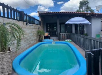 Casa · 200m² · 3 Quartos · 2 Vagas · Casa com piscina no Olaria
