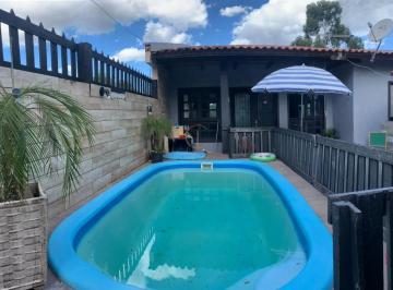 Casa · 200m² · 3 Quartos · 2 Vagas · Casa com piscina no Olaria