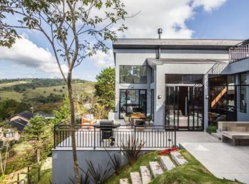 Casa · 2600m² · 5 Quartos · 8 Vagas · Casa Condomínio em Campos do Jordão