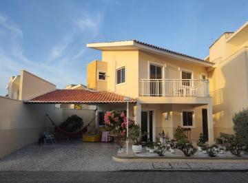 Casa de 3 quartos, Fortaleza · Excelente casa de esquina em condomínio fechado