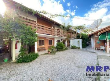 Foto 01 · Chalés à venda em Ubatuba com 16 apartamentos a 70 metros da praia da Maranduba.
