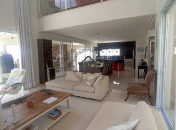 Sala · Casa com 3 quartos venda no Condomínio Alpes de Vinhedo.