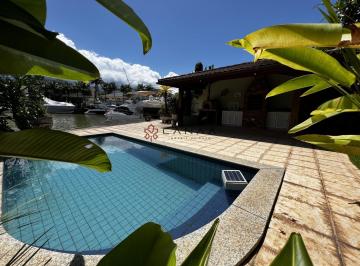 Casa · 200m² · 4 Quartos · 3 Vagas · Casa de canal no condomínio do Frade com vaga de lancha, 3 quartos