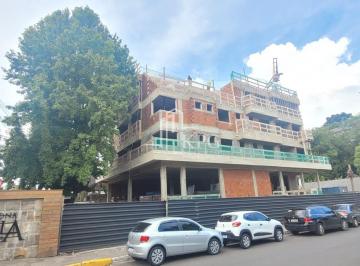 Casa · 203m² · 2 Vagas · SALA COMERCIAL NO CENTRO DE GRAMADO