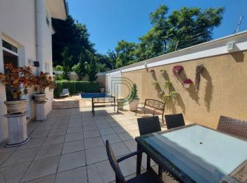 Casa · 550m² · 4 Quartos · 8 Vagas · Residencia linda - 4 suítes com closet, amplo living, 8 vagas