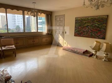 Apartamento · 108m² · 2 Quartos · 1 Vaga · Apartamento com 108 m² no Itaim para reforma em rua Nobre do bairro