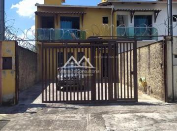 Casa · 115m² · 3 Quartos · 3 Vagas · Casa duplex de 3 qts/suite em meio lote próximo ao Hospital da Unimed.