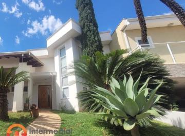 Casa · 205m² · 4 Quartos · 4 Vagas · Casa de Condomínio com 4 dormitórios e 5 banheiros à Venda com terreno de 427,83 m² . [Casa com pisc