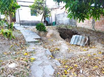 i83mrrUiTa11uupZg04_1846642f10e3e27b5_DJmYzlmOWQ4YTkw_o.jpg · Casa com 1 quarto à venda em Ibirité, no bairro Durval De Barros