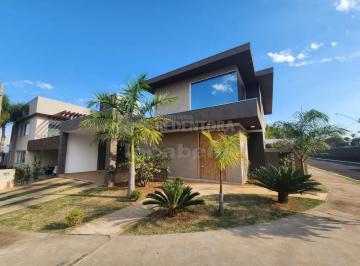 Casa · 413m² · 3 Quartos · 4 Vagas · Golden Park sobrado com 3 dormitórios