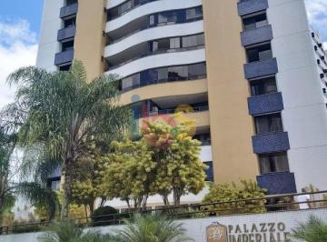 Apartamento · 220m² · 4 Quartos · Vendo Apartamento com 4/4