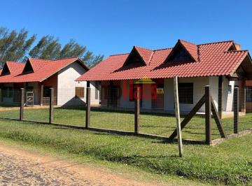24596603_g.jpg ·
Duas casas amplas na Praia de Tramandaí/RS