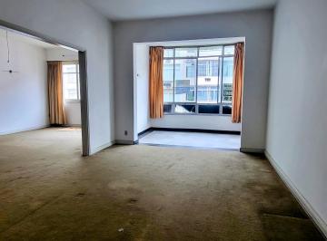 Apartamento de 4 quartos, Rio de Janeiro · Apartamento amplo com varanda e 4 quartos em Copacabana