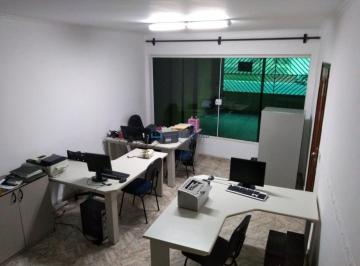 Casa · 136m² · 3 Quartos · 2 Vagas · Sobrado próximo do metrô.