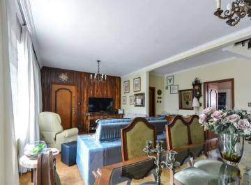 Casa · 350m² · 4 Quartos · 4 Vagas ·  Sobrado com 350m² localizado no Bairro Aclimação em São Paulo- SP.