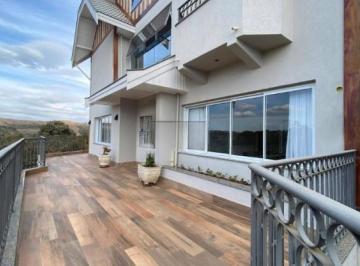 Casa de 6 quartos, Campos do Jordão · Casa a venda em Campos do Jordão com 6 suítes e 900 m²