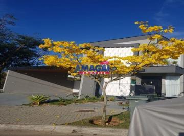 Casa · 280m² · 4 Quartos · 6 Vagas · Casa de alto padrão no bairro Villa Branca