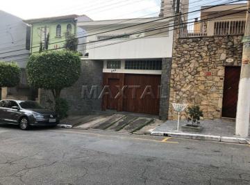 Casa · 230m² · 3 Quartos · 3 Vagas · Casa com 3 dormitórios, 1 suíte, ampla sala, copa e Cozinha, sacada e 3 vagas de garagem.