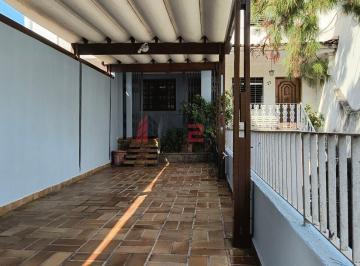 Casa · 142m² · 4 Quartos · 2 Vagas · Sobrado com 2 Quartos e 2 banheiros à Venda, 142 m²