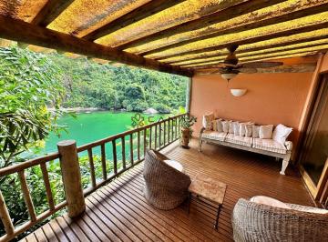 Casa · 250m² · 4 Quartos · 2 Vagas · Casa com espetacular vista do mar, em cond de luxo, 4 suítes