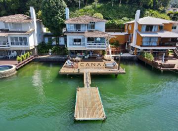 Casa · 500m² · 8 Quartos · 4 Vagas · Linda casa costeira com vaga de barco, com vista espetacular do mar, 8 quartos