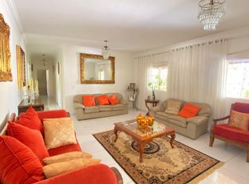 Casa de 4 quartos, Vicente Pires · VICENTE PIRES, 4 QUARTOS, LOTE 900M², CONDOMINIO FECHADO.