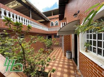 c2a14f6a077f4969735a373b30b3a9c7e75e0010 · Casa com 3 dormitórios à venda, 257 m² por R$ 1.000.000,00 - Vila Scarpelli - Santo André/SP