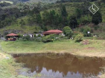 Rural · 2ha · 1 Quarto · Fazendinha 2.2 hectares em Ipoema MG, casa, queijeira, lago com agua corrente,mina