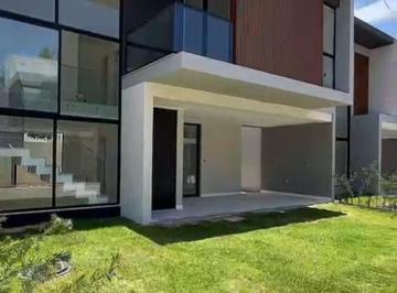 Casa de 4 quartos, Lauro de Freitas · Casa Duplex 4 suites Condomínio LE JARDIN perto praia nascente 163m a 208m