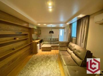 d472c1e4f9f7a4ad71a63a5615d4463e6544516e · Casa com 3 dormitórios, 272 m² - venda por R$ 1.990.000 ou aluguel por R$ 10.000 (PACOTE)/mês - Emba