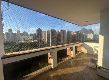 Condomínio Barramares - Posto 4 da praia da Barra. Oportunidade única! Apartamen · Condomínio Barramares - Posto 4 da praia, Apartamento reformado com 127M2.