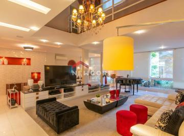 Casa · 400m² · 4 Quartos · 3 Vagas · Casa de condomínio em Estrada União e Indústria - Pedro do Rio - Petrópolis/RJ