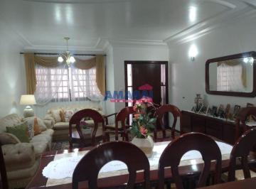 Casa · 193m² · 2 Quartos · 2 Vagas · Sobrado à Venda