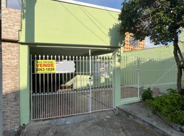fachada · Casa com 4 residências - bom para renda