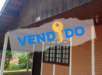 d27361105155a3964e745ad021d6f4db4d73a66b · Encantadora chácara à venda em Piracaia: 2 dormitórios e ambiente repleto de natureza
