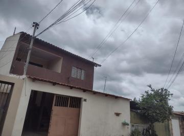 Casa de 4 quartos, Sobradinho · Vendo casa recém reformada  em Sobradinho 2