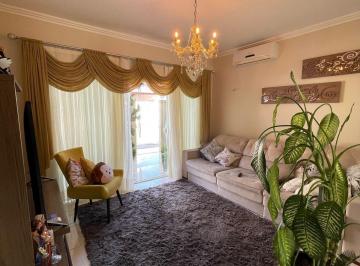 Casa · 114m² · 3 Quartos · 1 Vaga · SOBRADO COM 3 QUARTOS E DOIS BANHEIROS.