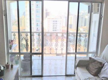 Apartamento · 125m² · 3 Quartos · 1 Vaga · Três dormitorios, suíte, armários, dependência. Bem completo