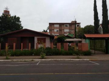 Casa · 137m² · 3 Quartos · Duas casas